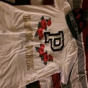 Pink coverup TShirt with bottle and a pink benie😍